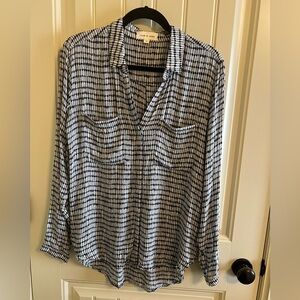 Cloth & Stone Button Down Shirt in Black, Grey and White Pattern size M